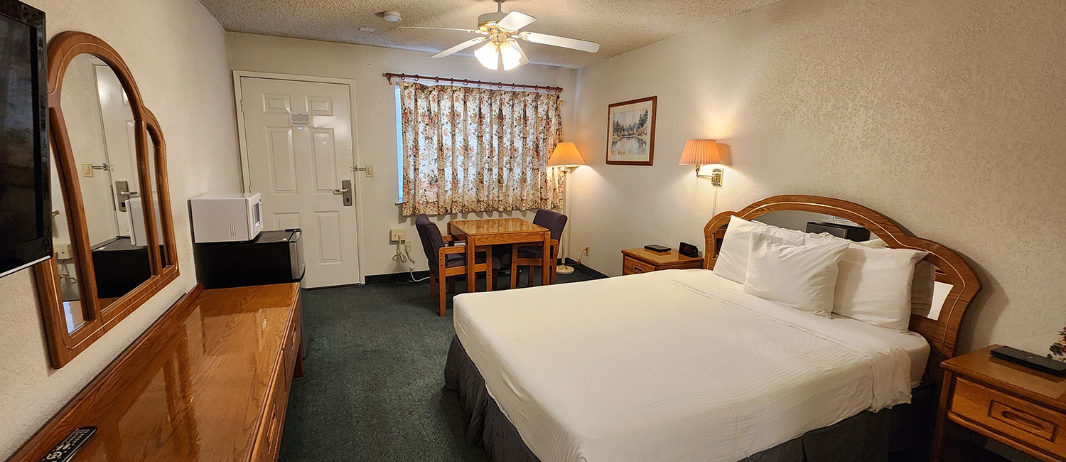 Spacious & Clean Guestrooms In Fresno, CA