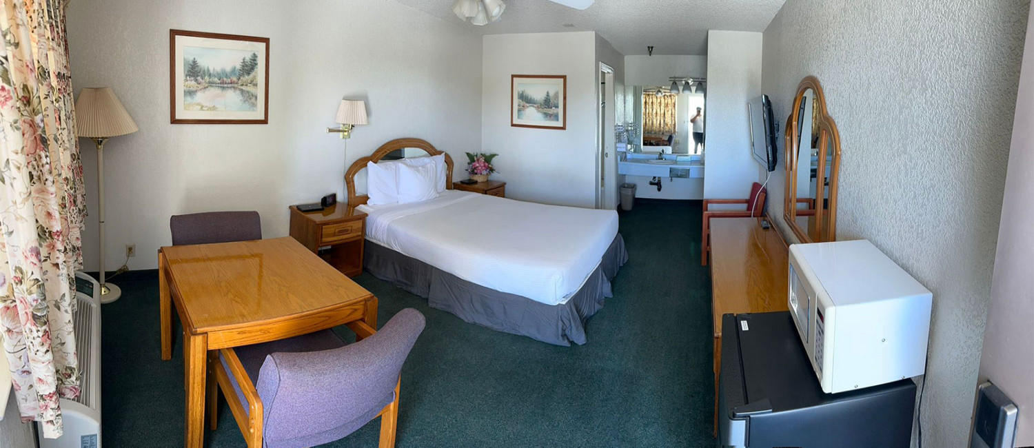 FEEL AT HOME IN OUR COZY, INVITING GUEST ROOMS